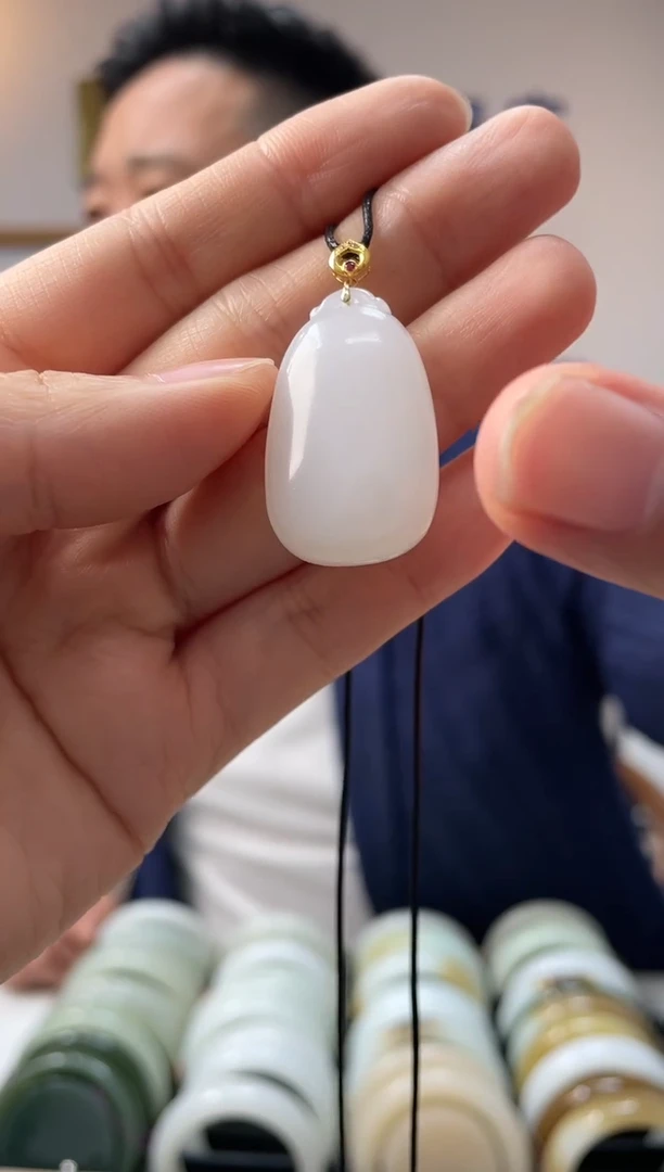 【闪购商品】和田玉颈饰18K金镶嵌高白无事牌发一件