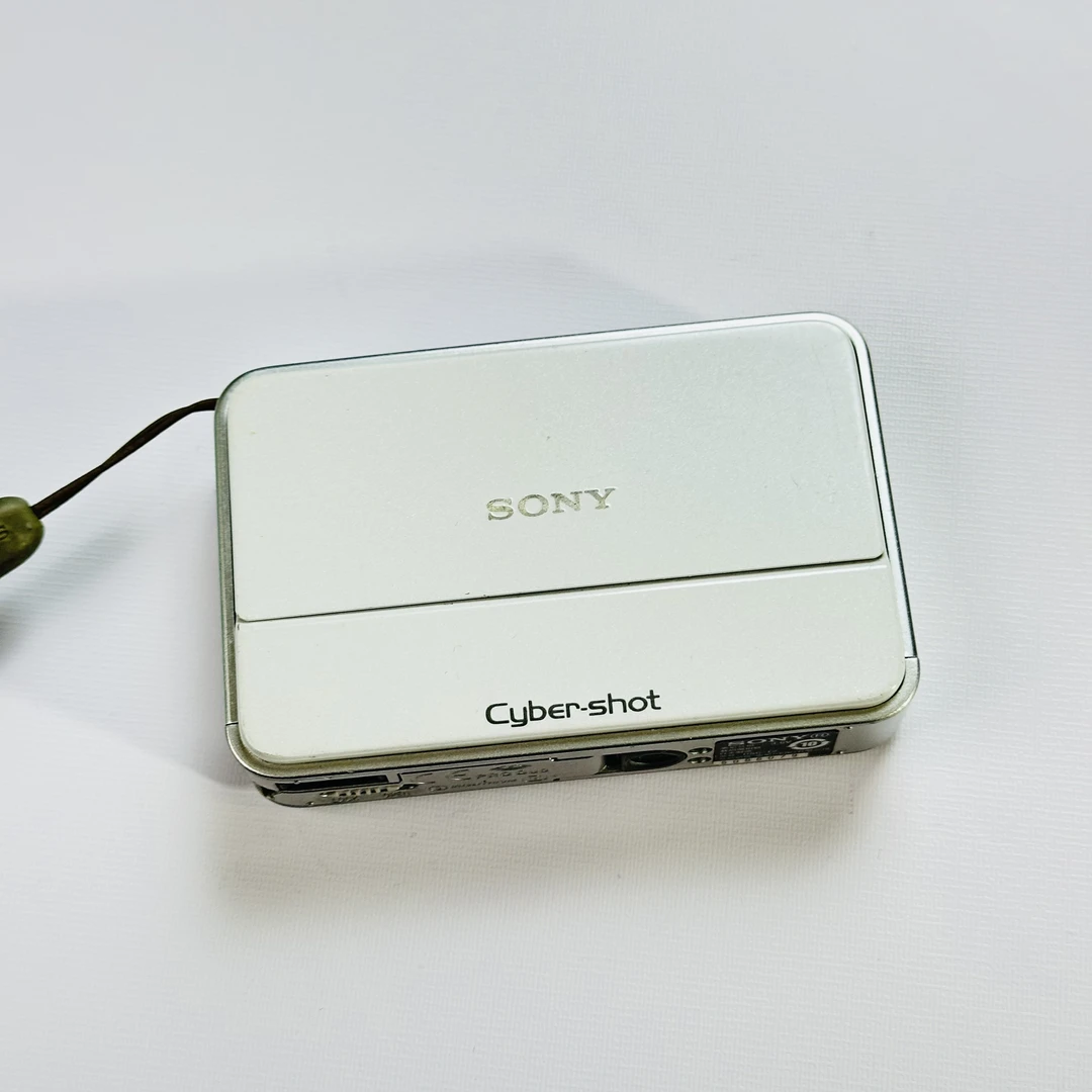 索x尼t2奶白色 小方块复古感 数码相机电池盖小瑕疵 没有声音