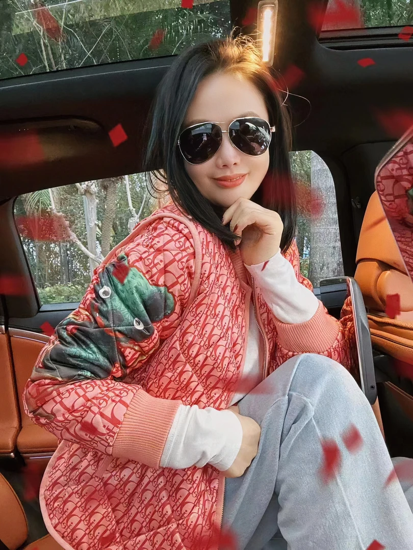 欣雨欣时尚冬季休闲百搭字母印花墨绿小熊女士棉夹克