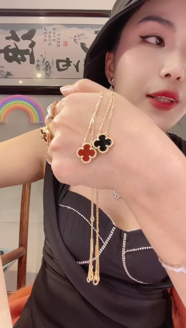 【闪购商品】玛瑙/玉髓颈饰18K金镶嵌18K(多样式发其一)