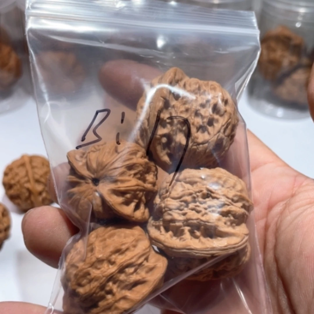 【闪购商品】文玩核桃吊坠B****师