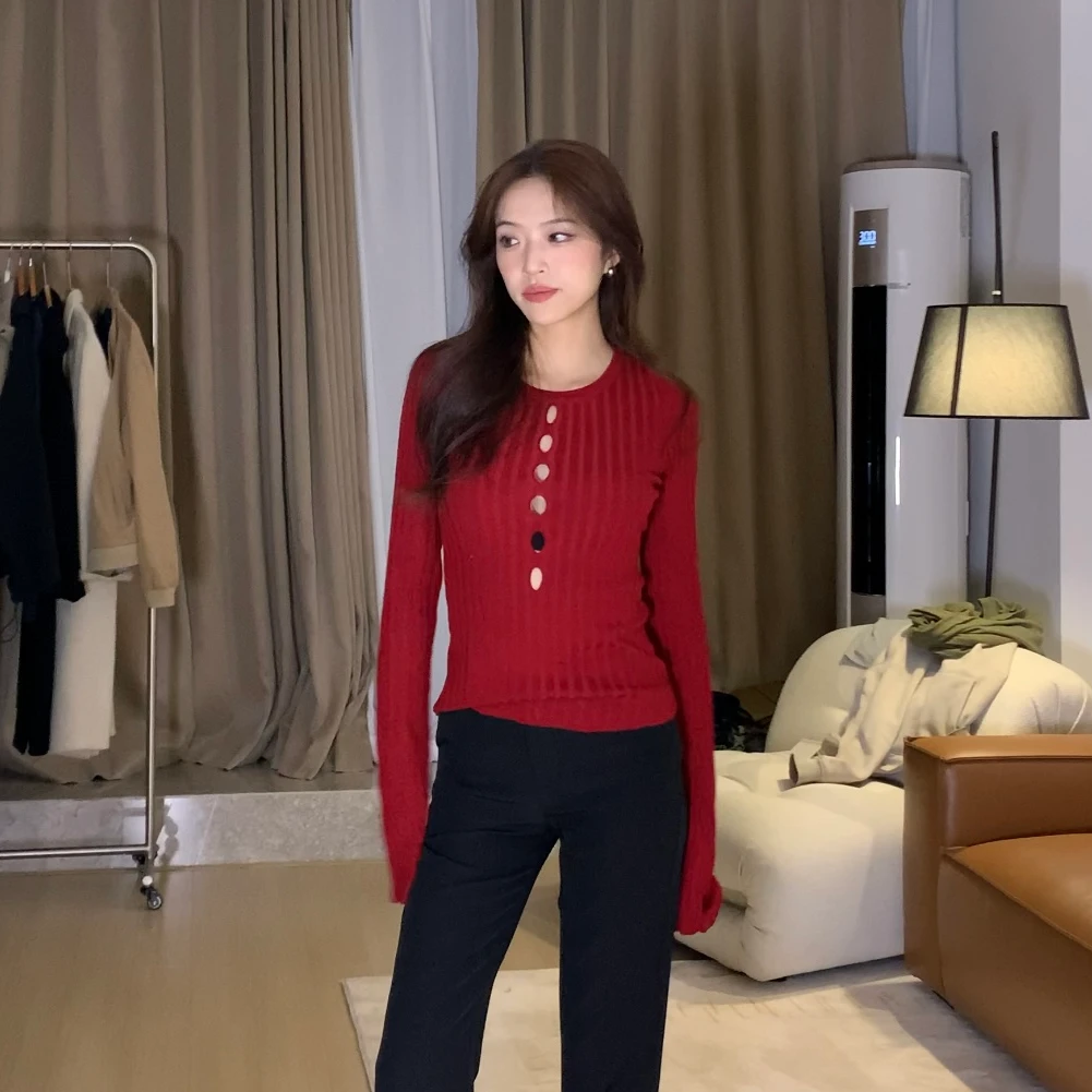 【现货48h飞】时尚百搭气质圆领设计镂空打底显瘦长袖针织衫女 M305