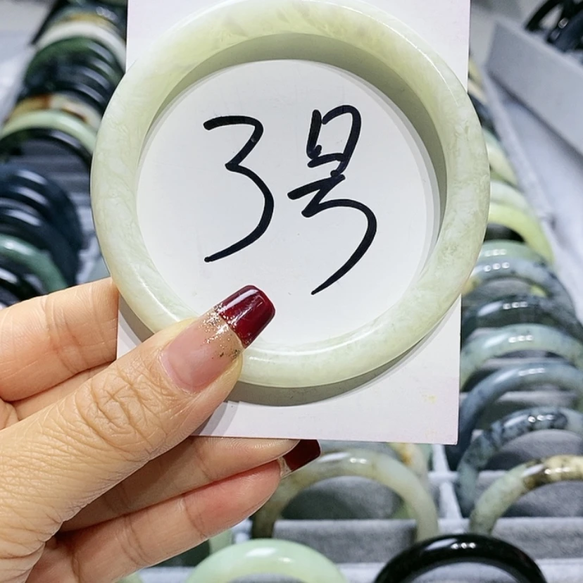 【闪购商品】蛇纹石玉手镯未镶嵌B****糖