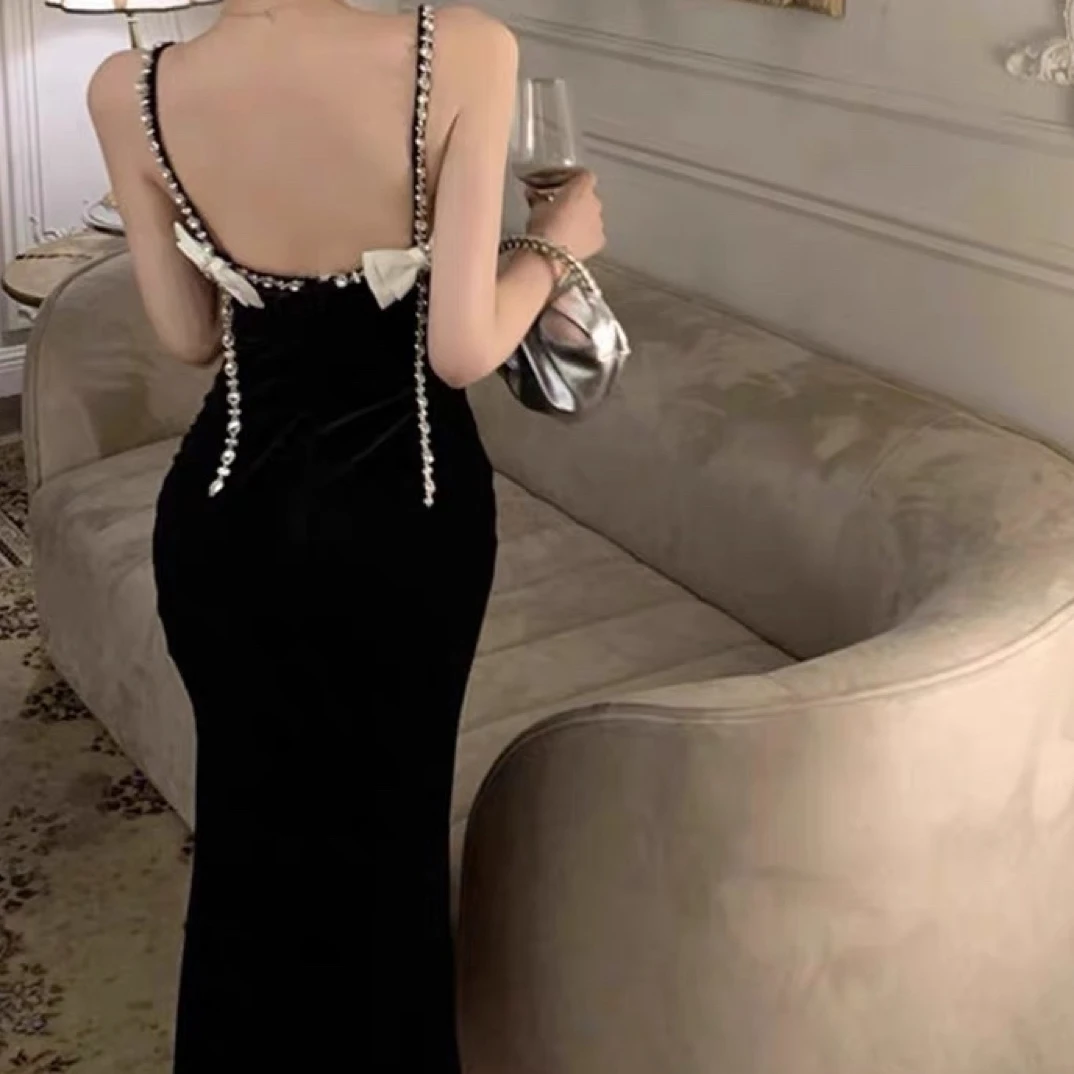 2024新款重工珠片气质吊带短裙修身显瘦包臀性感露背连衣裙子