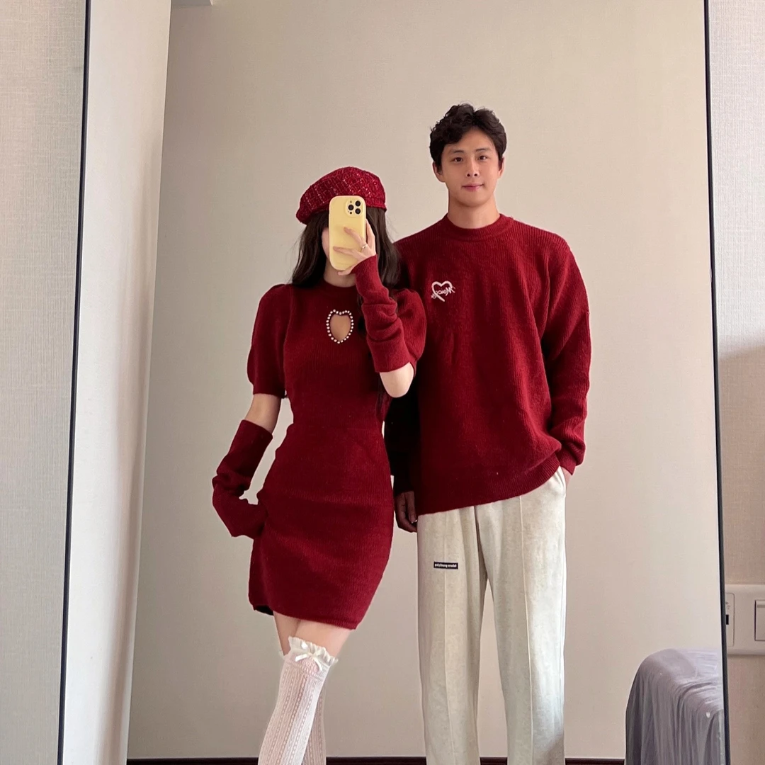 情侣装秋冬季红色爱心镂空设计感堆堆袖女裙短上衣潮