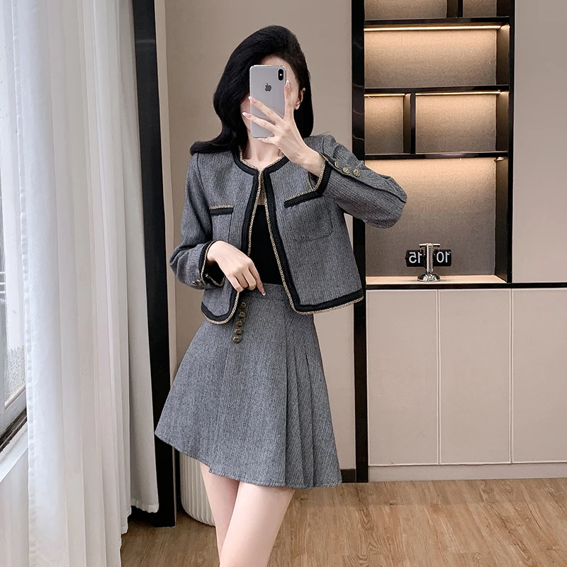 复古气质小香风短外套秋冬装女2024年新款冬季百褶裙拼接时尚套装