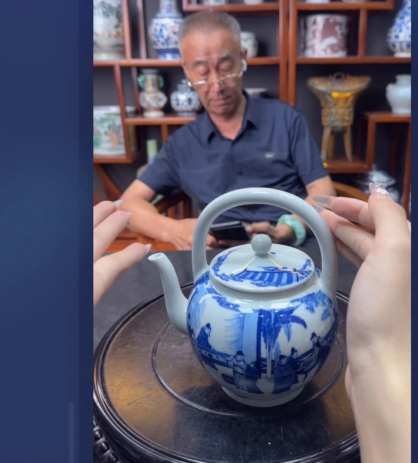 【郭主任甄选】 青花人物壶