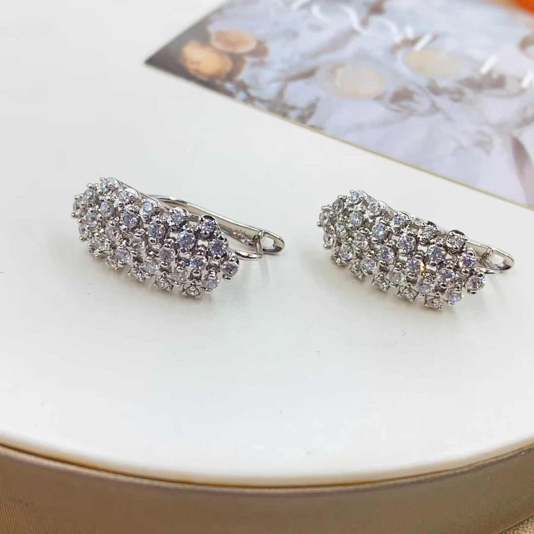 2383 高配白色满镶盾牌耳钉多样性发货