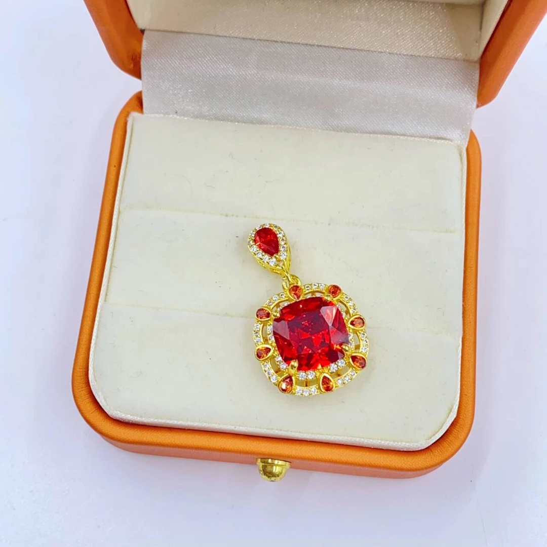 900 时尚轻奢镶嵌红色吊坠多样性发货