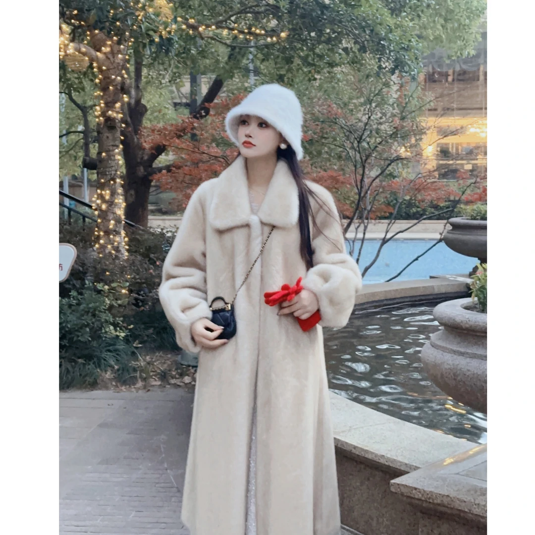 【青青】2023冬新款高级感加厚宽松显瘦翻领毛毛大衣外套女23DK279