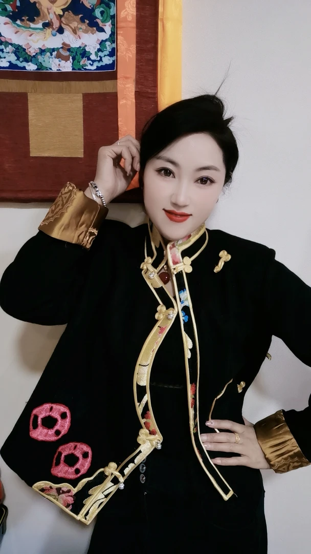 2023年新款呢子外套短款