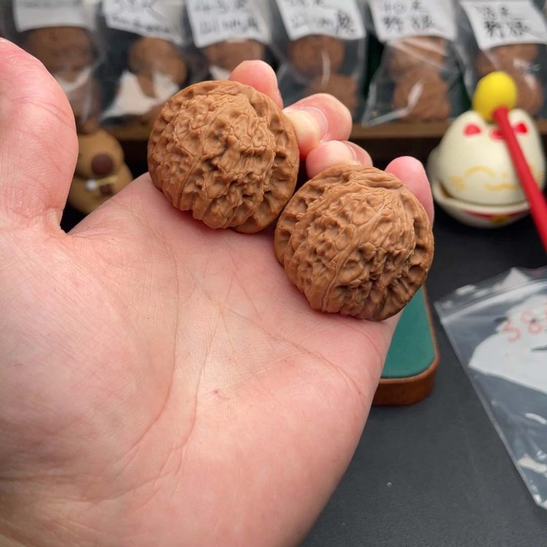 文玩核桃把件38尺全品白狮子