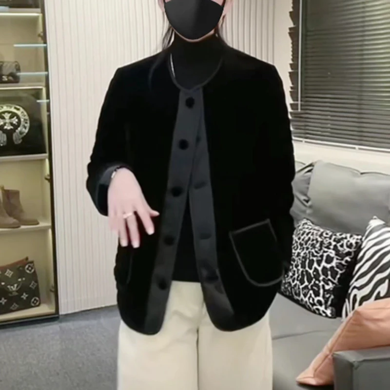 高级感丝绒圆领长袖外套女秋冬新款洋气宽松显瘦百搭减龄女士开衫