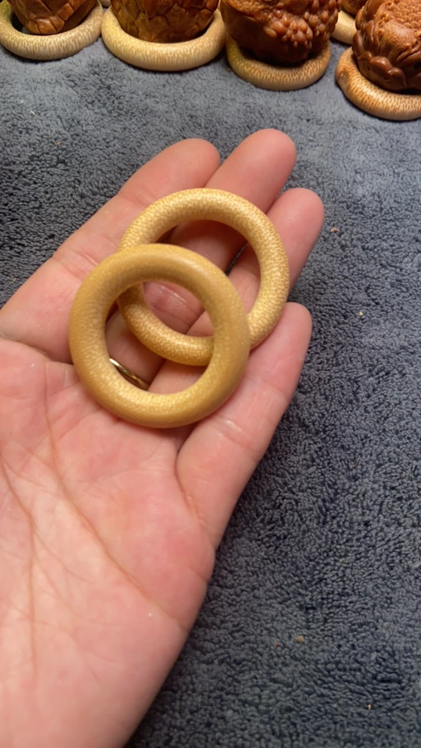 橄榄核雕刻竹环玉竹环两个