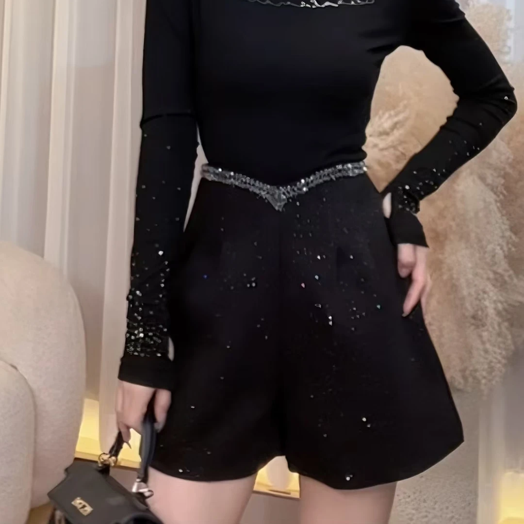 【嘉嘉专享】10557秋冬新款设计感亮片钻边阔腿短裤女
