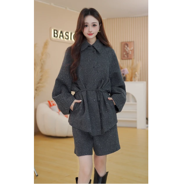 Basic House/百家好气质时尚秋冬时尚外套短裤套装TS