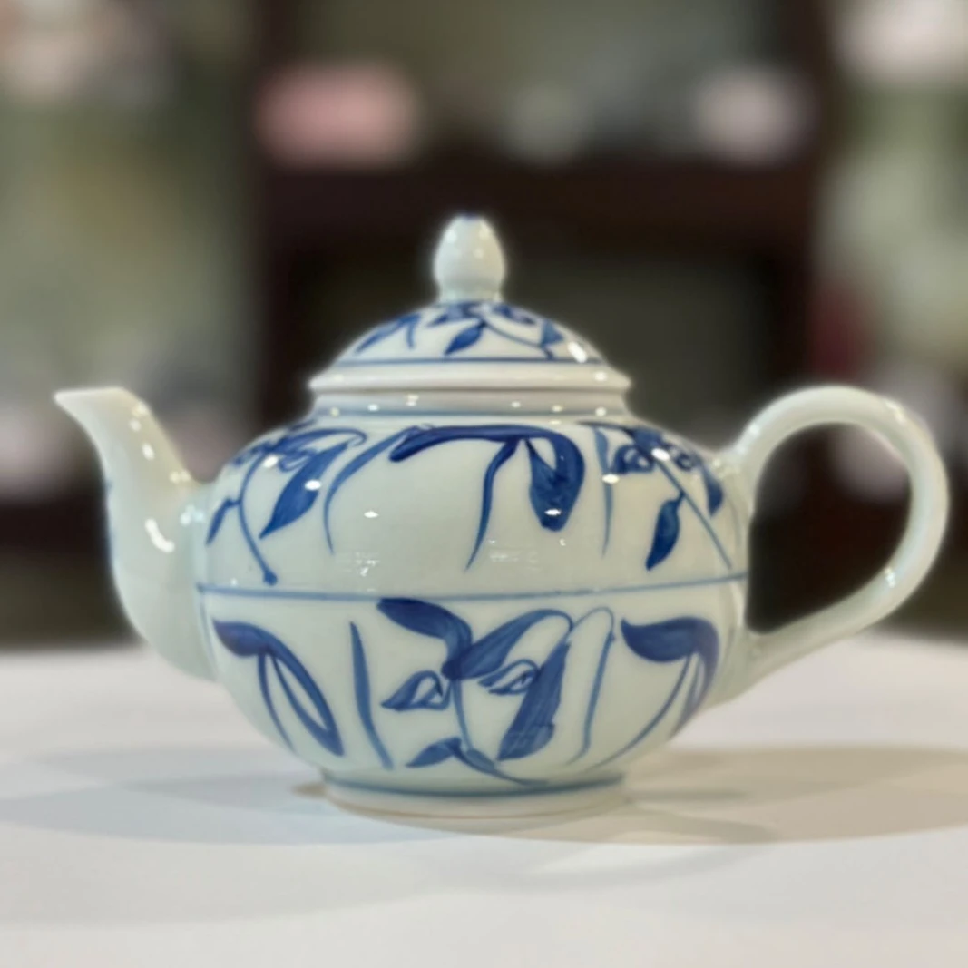 景德镇手绘茶花壶