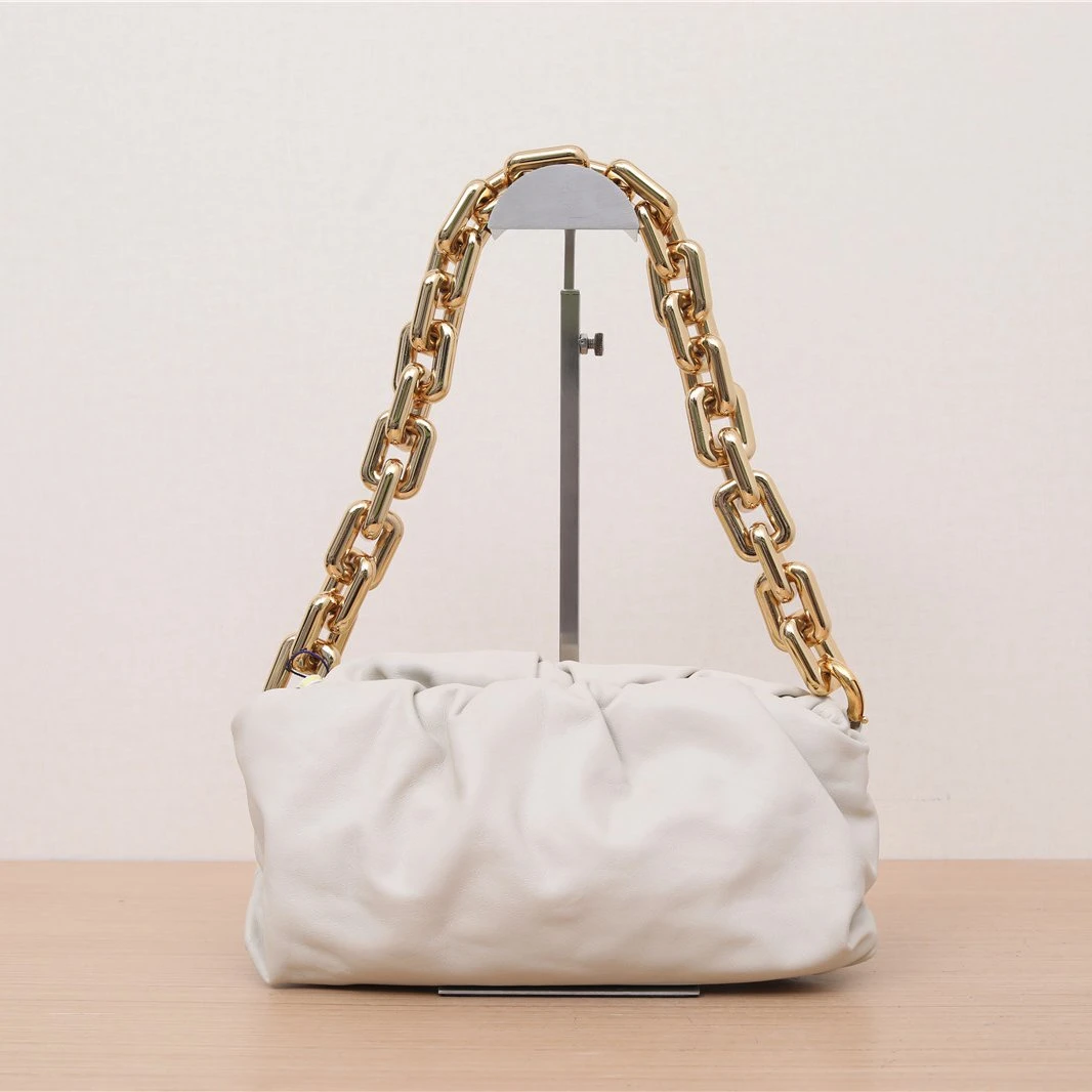 95新 BOTTEGA VENETA/葆蝶家 小花璐璐318802 Pouch云朵包 米白色