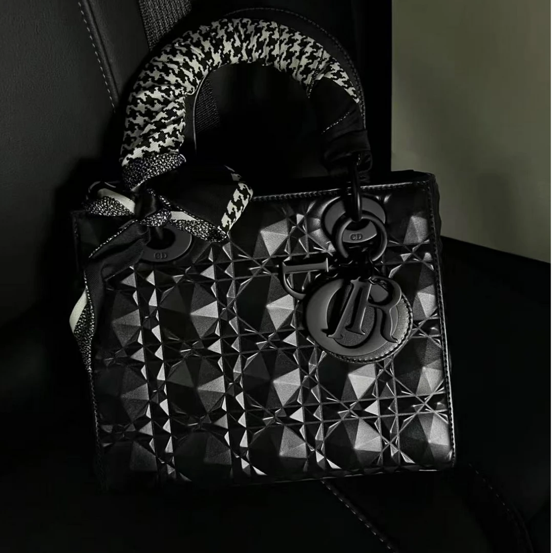 95新 DIOR/迪奥 小花璐璐3349 戴妃四格 磨砂扣 2022 钻石藤格纹
