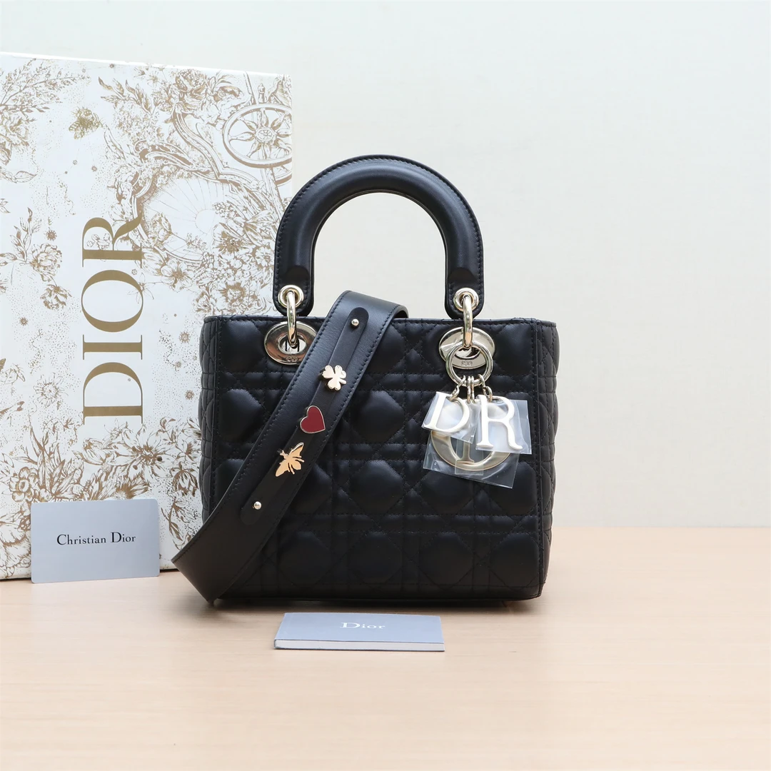 95新 DIOR/迪奥 小花璐璐P244068546 戴妃 四格 徽章肩带 2019
