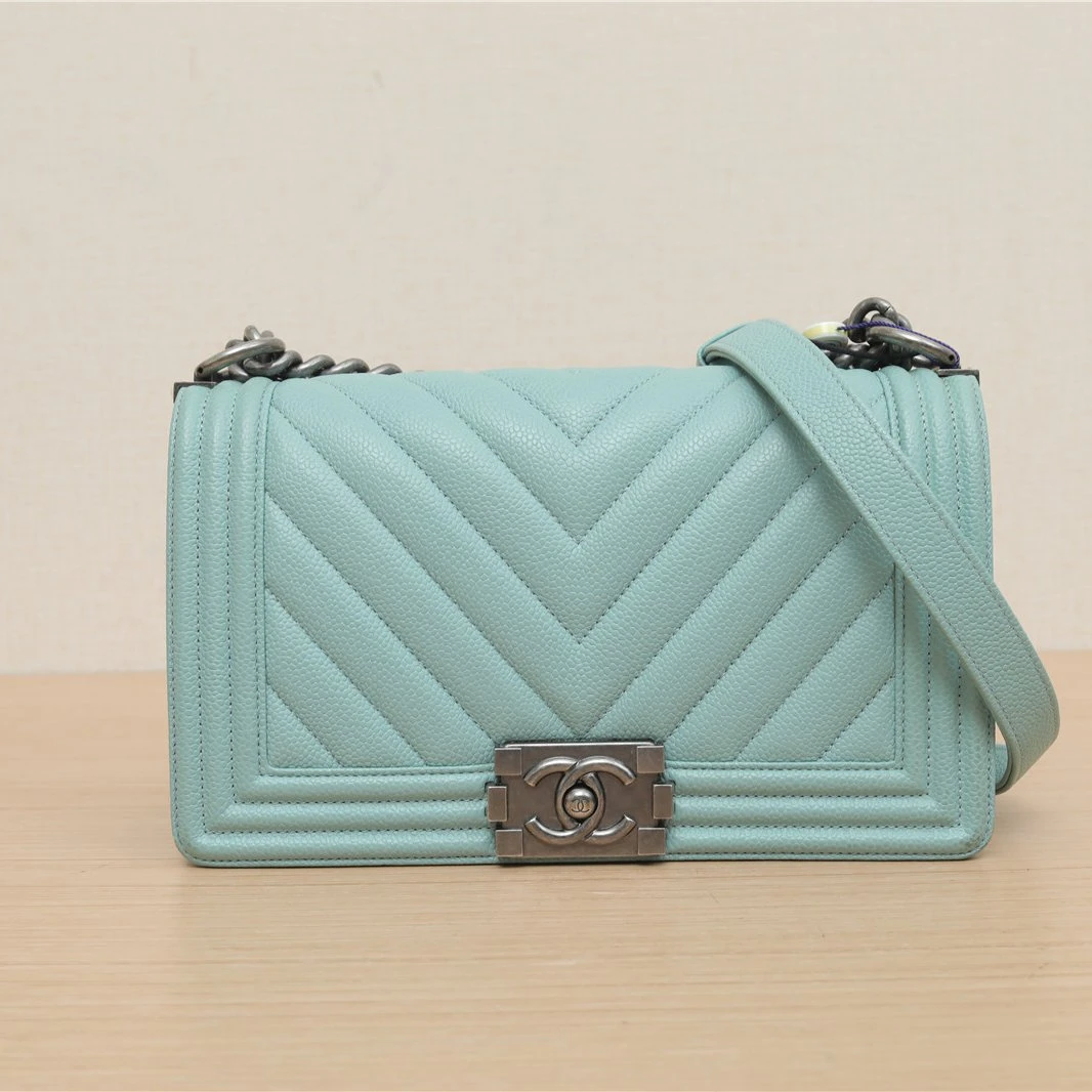 99新 Chanel/香奈儿 小花璐璐P241773960 Leboy 中号 29开