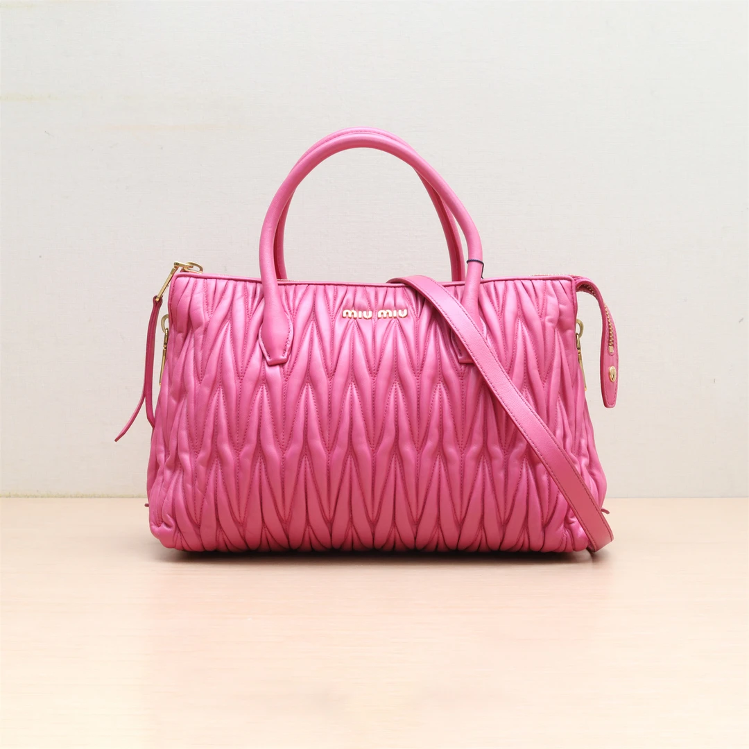 99新 MIU MIU/缪缪 小花Jerry P234243602 MIUMIU褶皱 单肩手提包