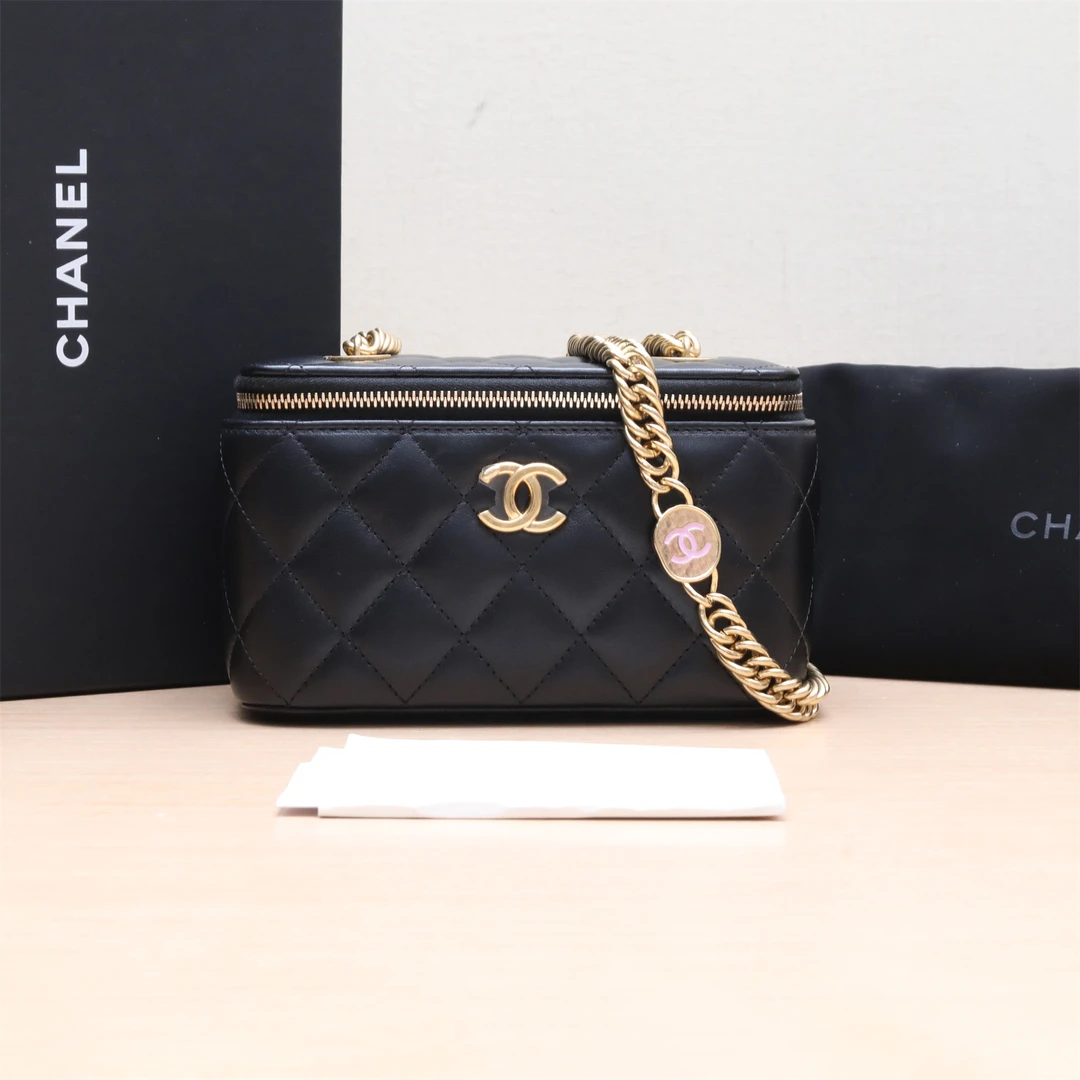 99新 Chanel/香奈儿 小花柳 P234347209 23C 长盒子徽章链条