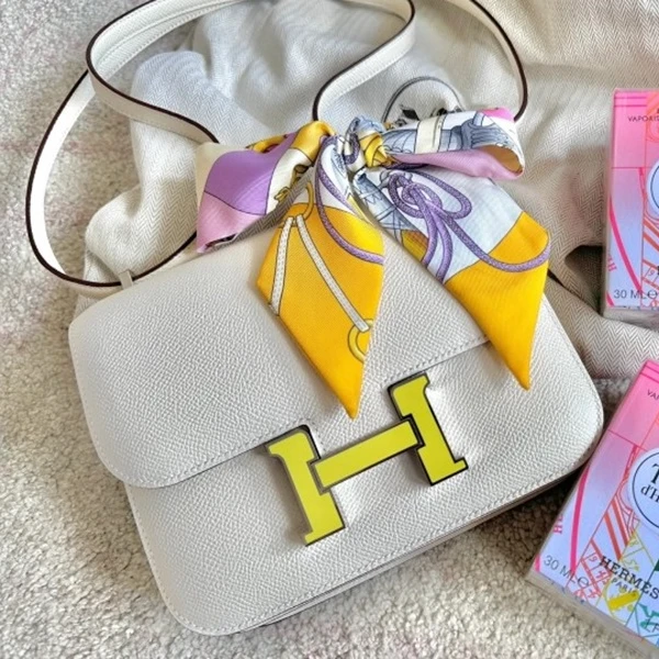 99新 Hermes/爱马仕 外 小花柳 康康 24 奶油白 EP U刻 珐琅扣包
