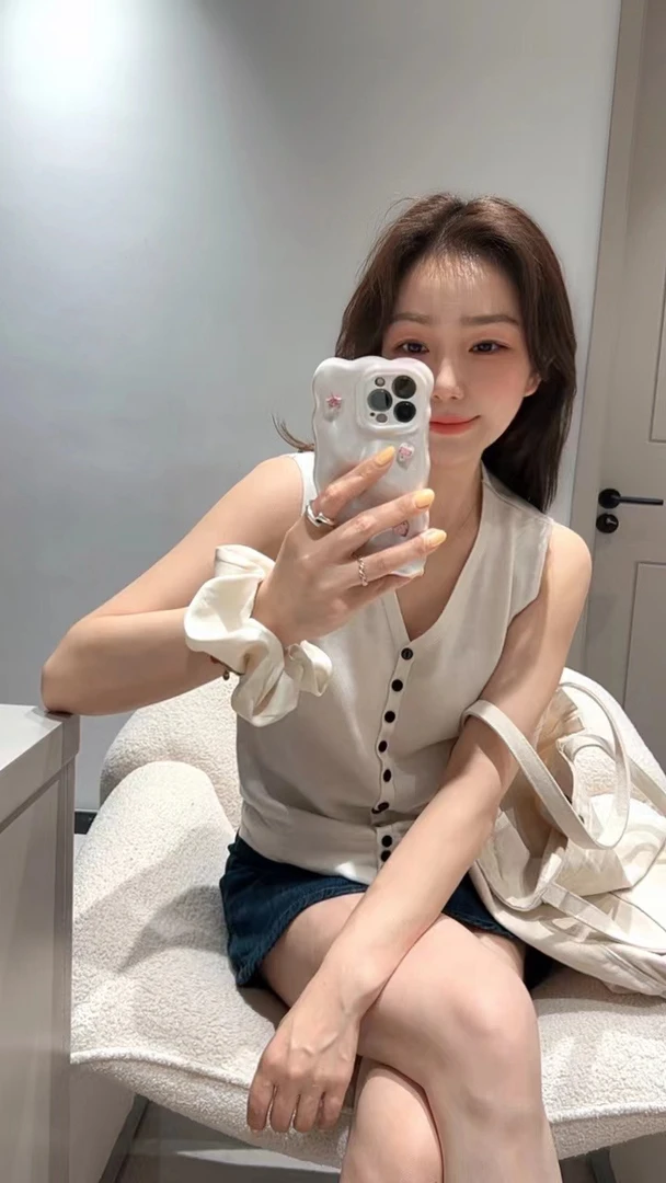 YHL定制2024早秋新款时尚无袖马甲披肩针织上衣女韩版小众设计感