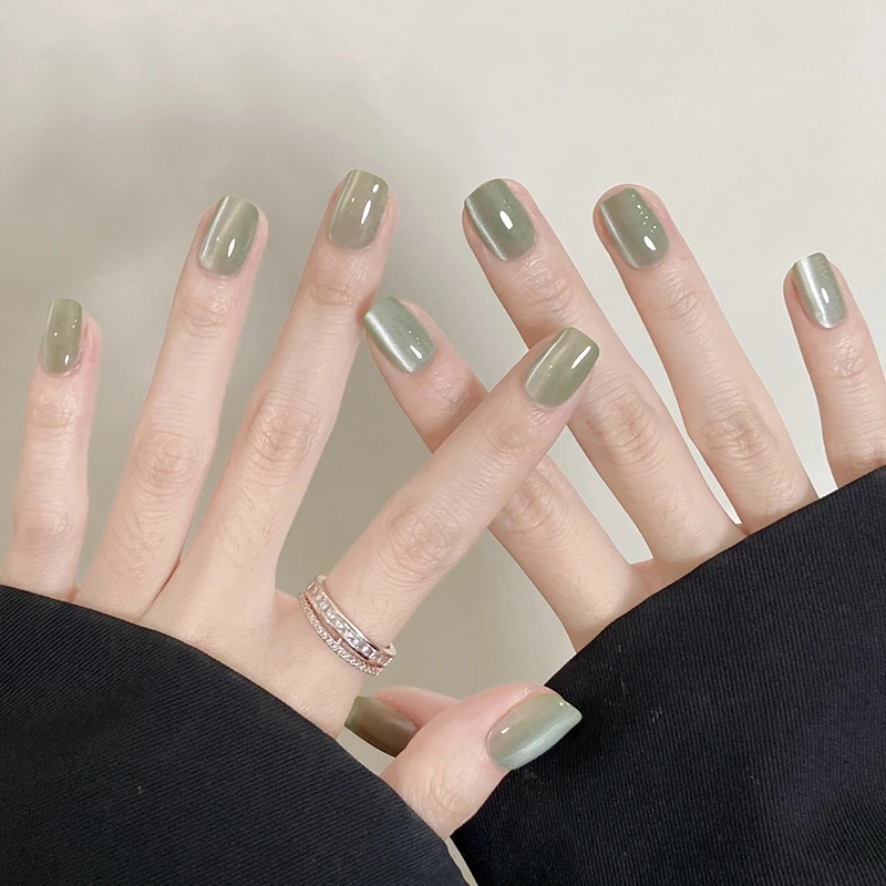 猫眼氛围感穿戴甲高级感气质简约裸色秋冬显白小清新绿色短款美甲