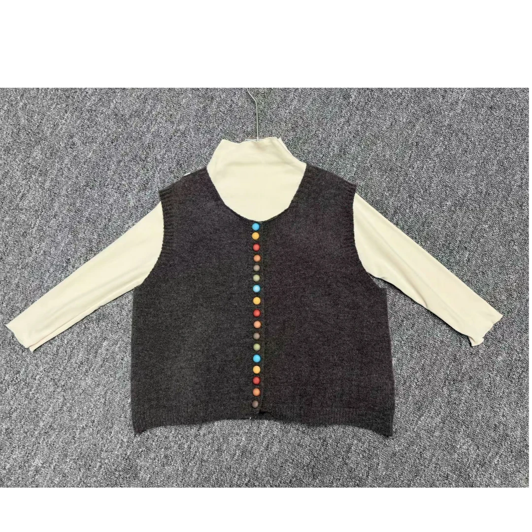 【丫丫童品】春秋彩扣马甲米色打底两件套F334