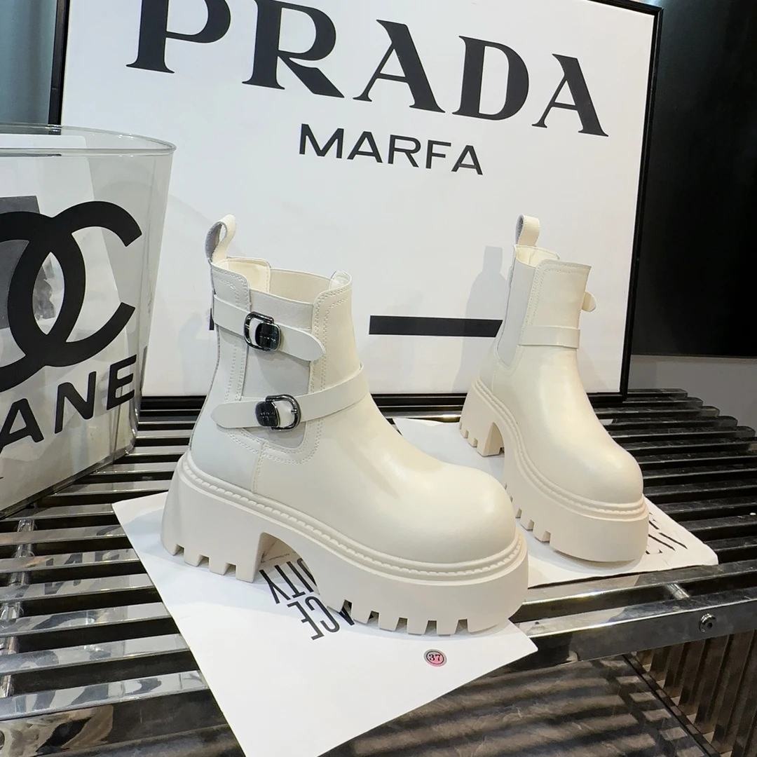 (7天之内发出加棉款)A.M艾墨儿新款GD轻奢ins风女款增高马丁靴