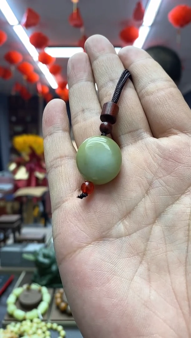 【闪购商品】和田玉挂件未镶嵌小籽料/多样性发货其中发一