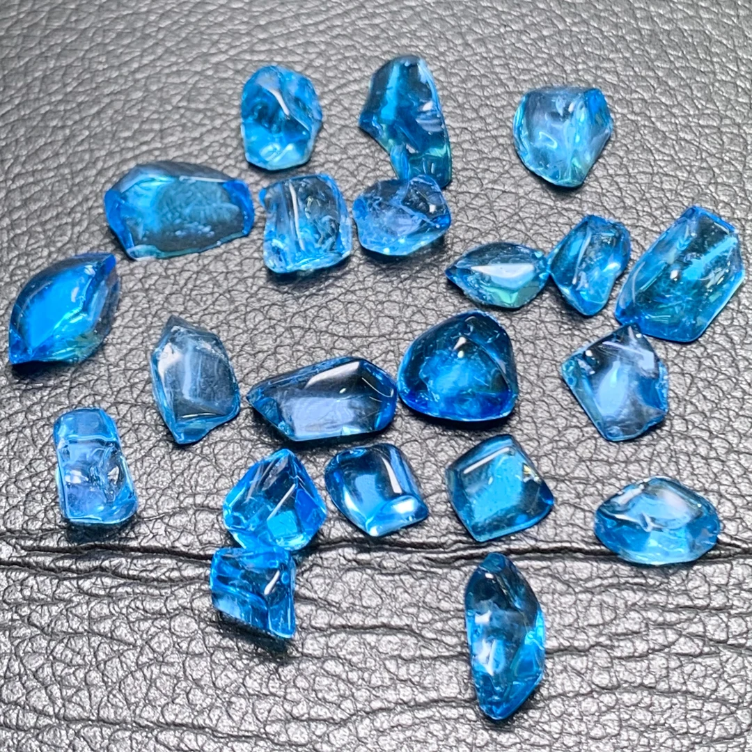 天然浓郁深邃瑞士蓝托帕石原石适合DIY设计通透水润高颜值蓝色美