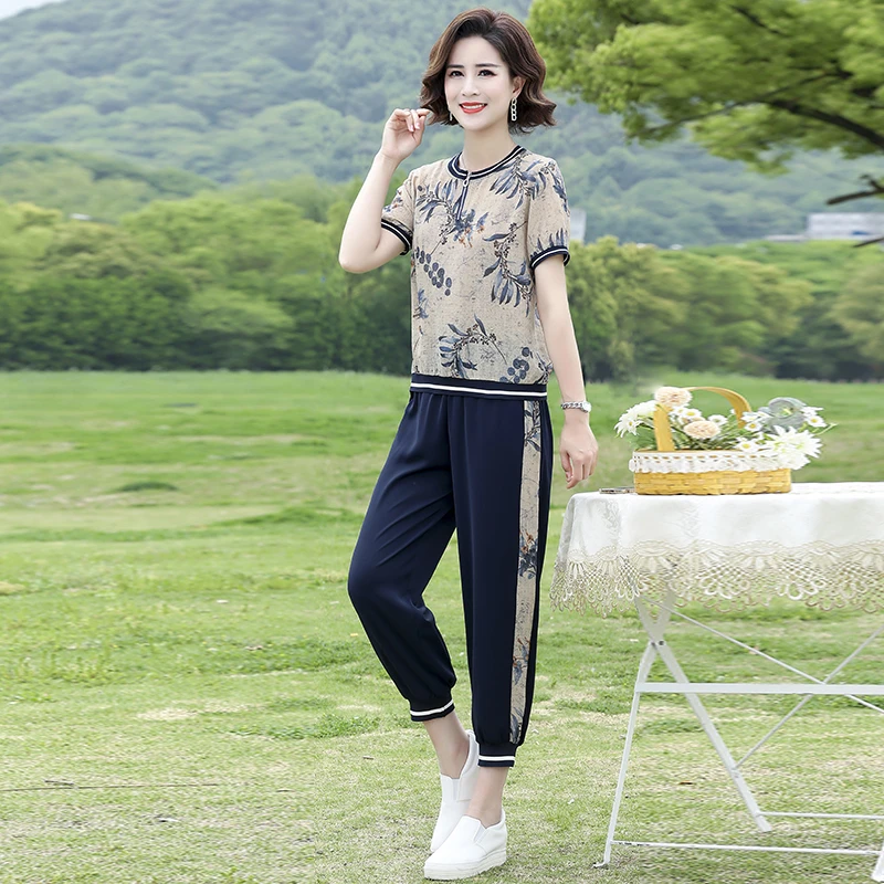 妈妈夏装套装时尚洋气中年女休闲两件套年轻婆婆装减龄运动两件套