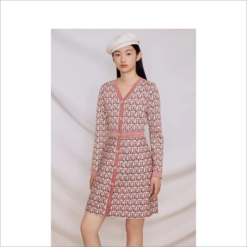 【赫本猫】Goodland美地女装2023年秋冬季新款时尚连衣裙LC63506177