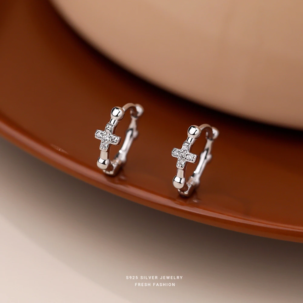 925银耳饰 925纯银十字架耳扣女轻奢锆石耳环百搭耳圈小巧耳饰