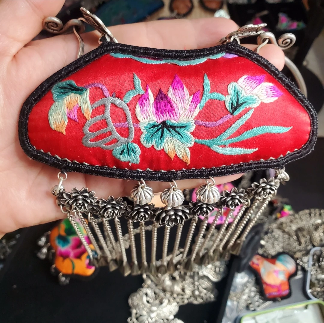 鑫宇苗绣 老绣 新绣 民族风手工刺绣 耳环项链 压襟等 国风服饰