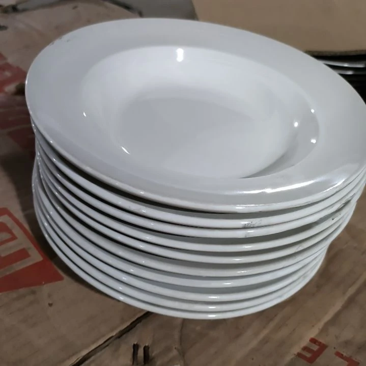 摆件盘子碗茶壶啥都有