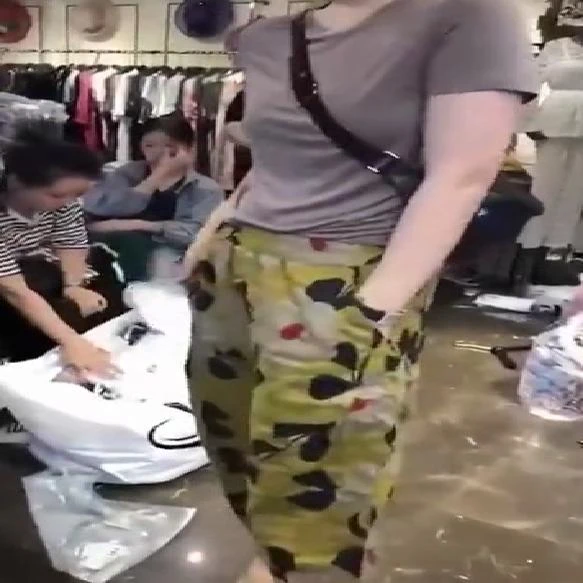 新款灰色圆领短袖修身显瘦T恤纯色打底衫高腰休闲百搭印花裤女装