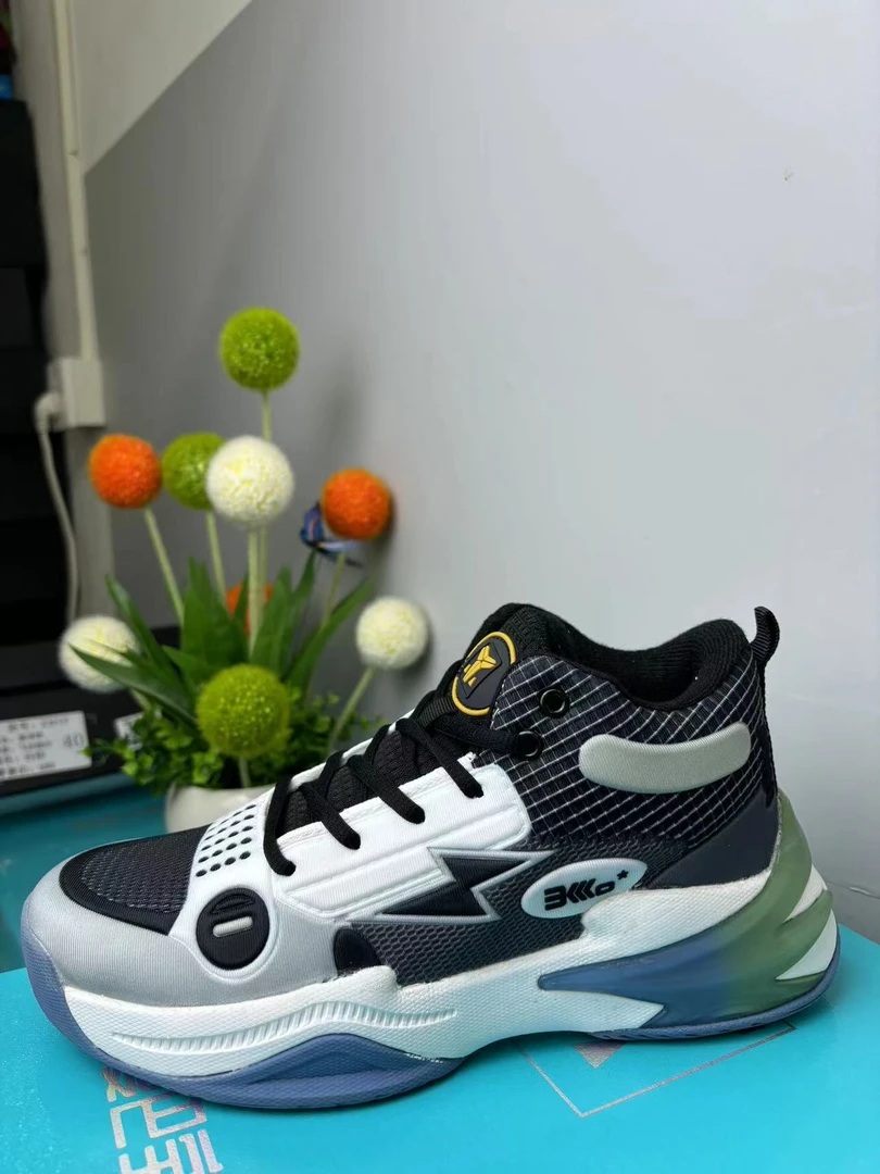 新款篮球鞋防滑耐磨白红男女同款高帮时尚透气