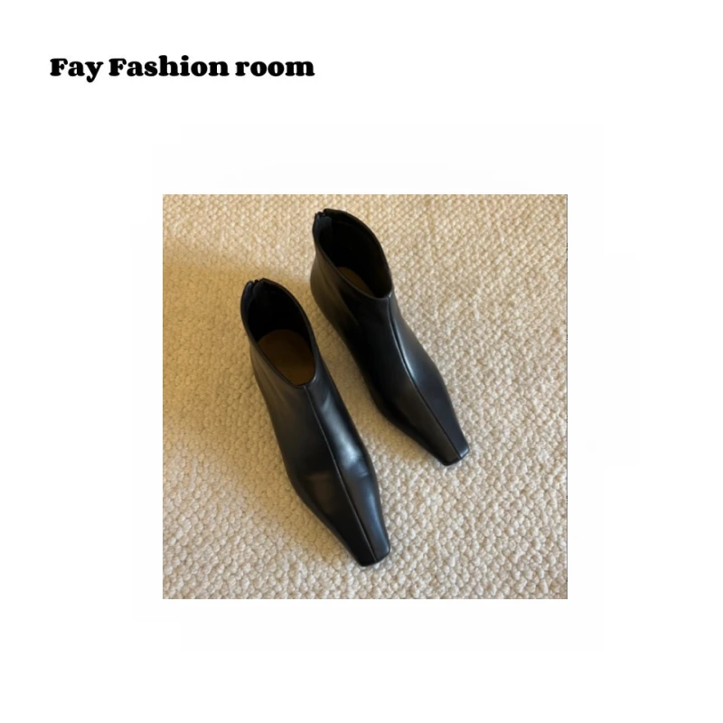 “极简主义” 牛皮内增高方头切尔西短靴真皮