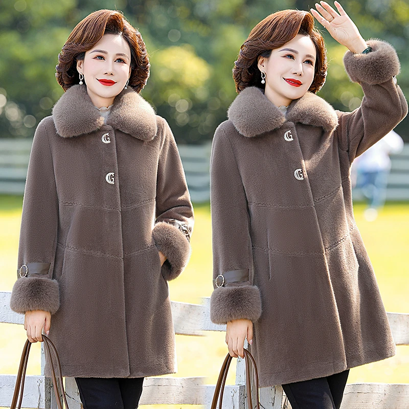 中年妈妈冬装外套气质减龄40岁50时尚中老年人冬季仿水貂绒大衣女