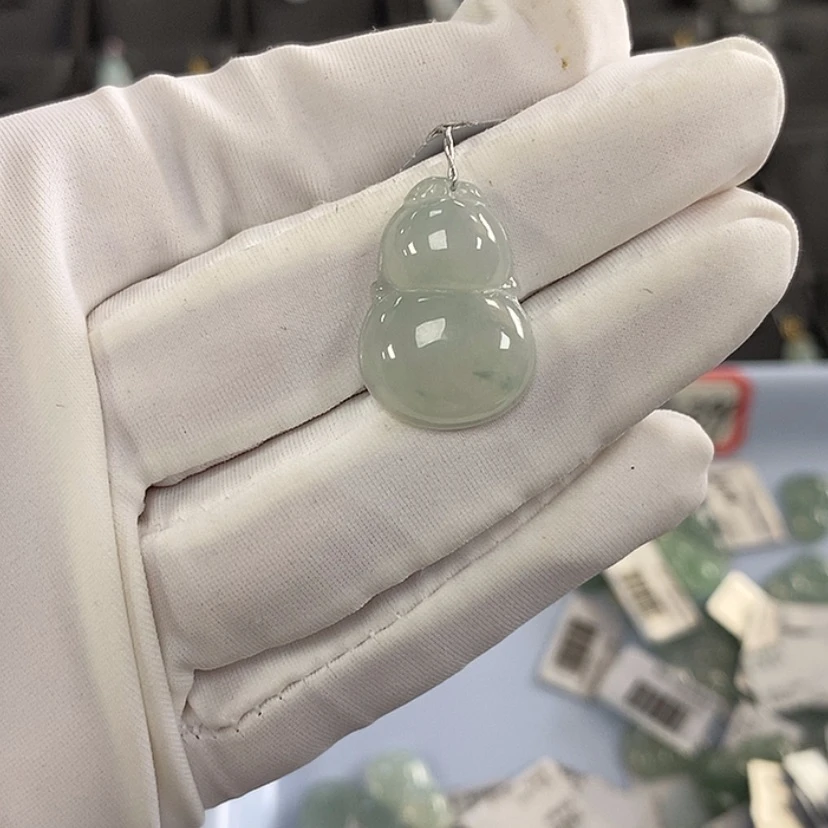 【闪购商品】翡翠颈饰未镶嵌盛****?