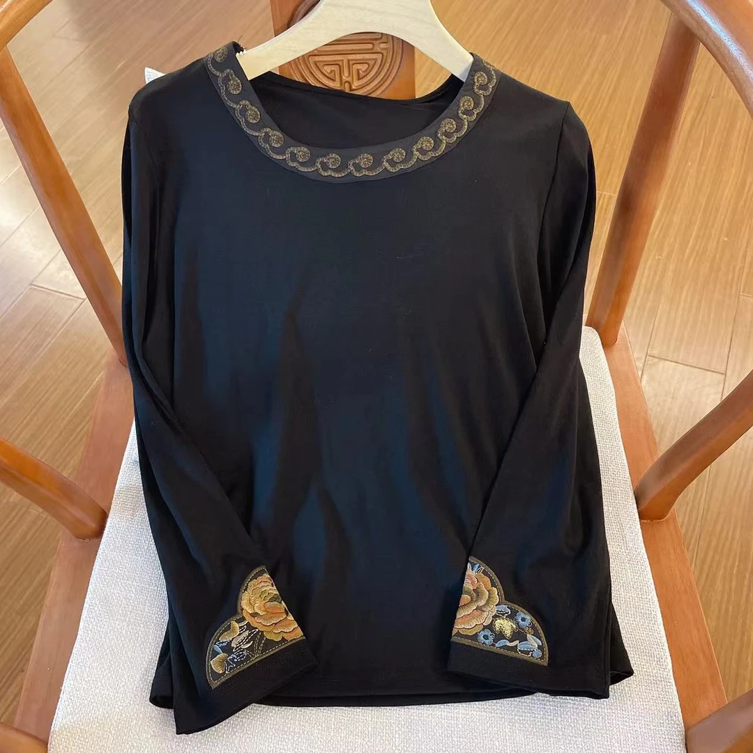 2024春秋季新款民族风时尚女装圆领刺绣上衣7915