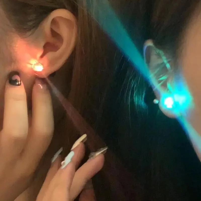 合金耳饰 铜合金耳饰 发光七彩个性潮流LED多彩镶钻时尚配饰聚