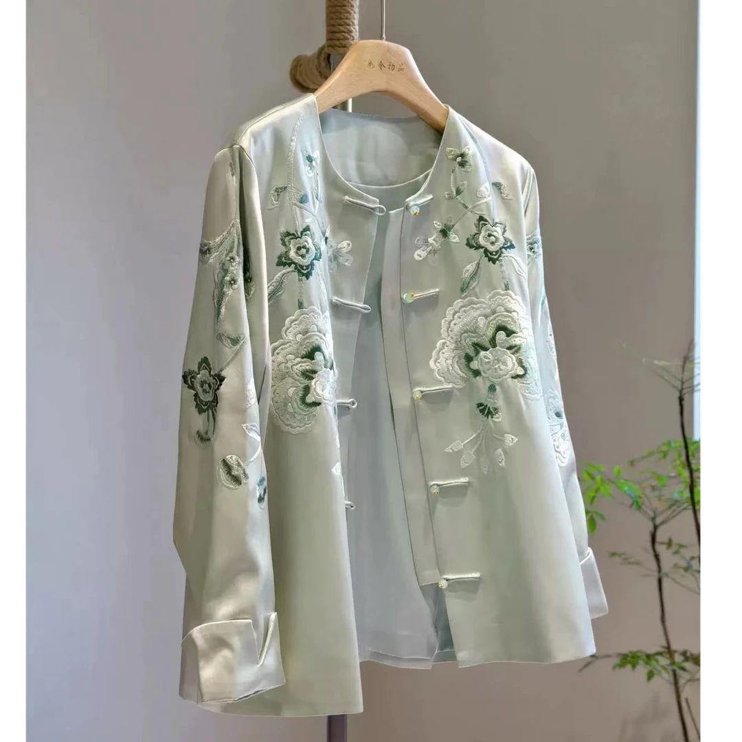 早秋高级感新中式外套缎面刺绣国风上衣高端年轻女装精致唐装盘扣