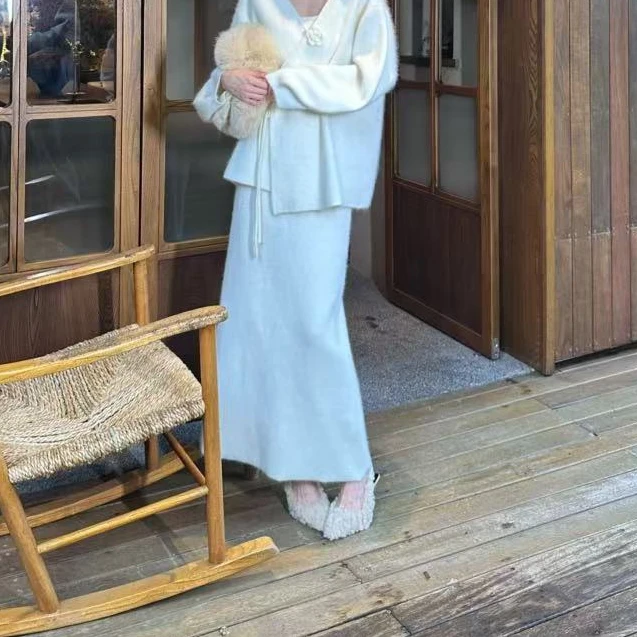 ELEVEN《冬季棉花》秋冬休闲百搭舒适毛绒直筒半身裙