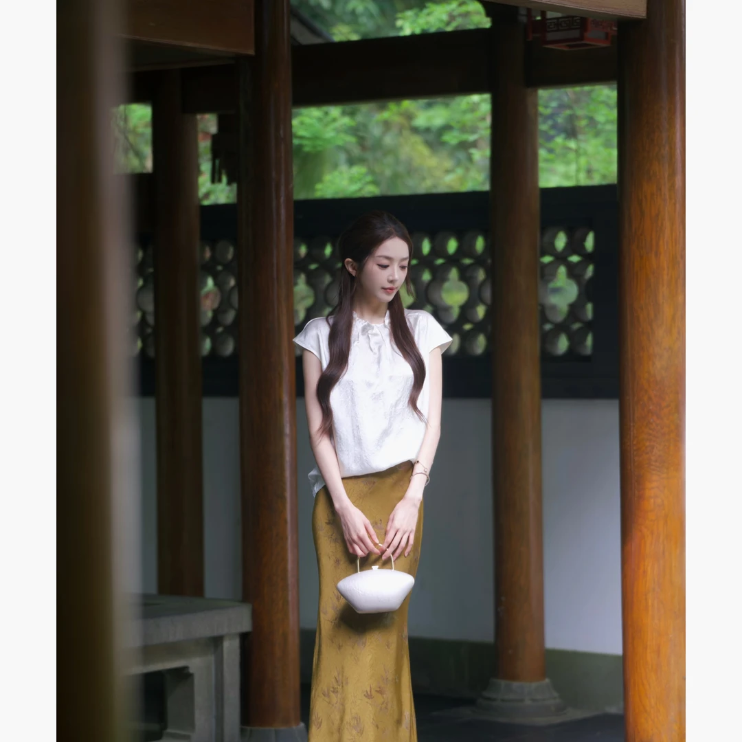 ELEVEN《山茶》简约气质花边立领后扣皱褶背心