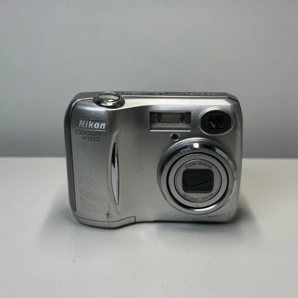 95新 Nikon/尼康 e4100 400像素 3倍光变 配件齐全(no退no换）